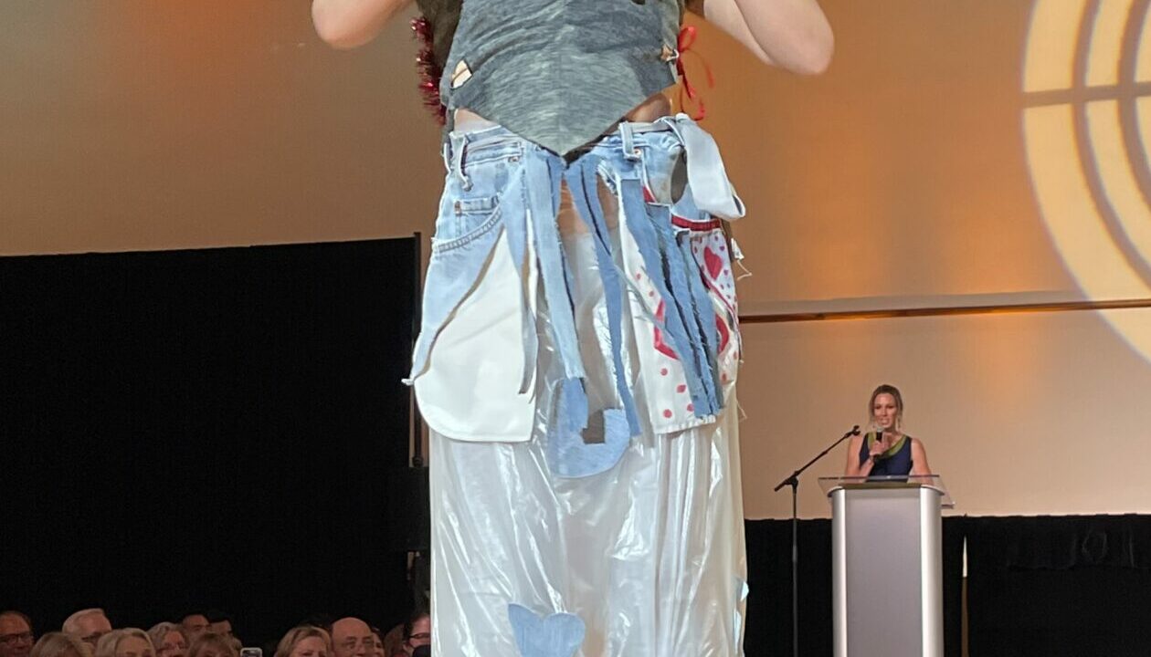 recycled-santa-fe-art-festival-tumbleweeds