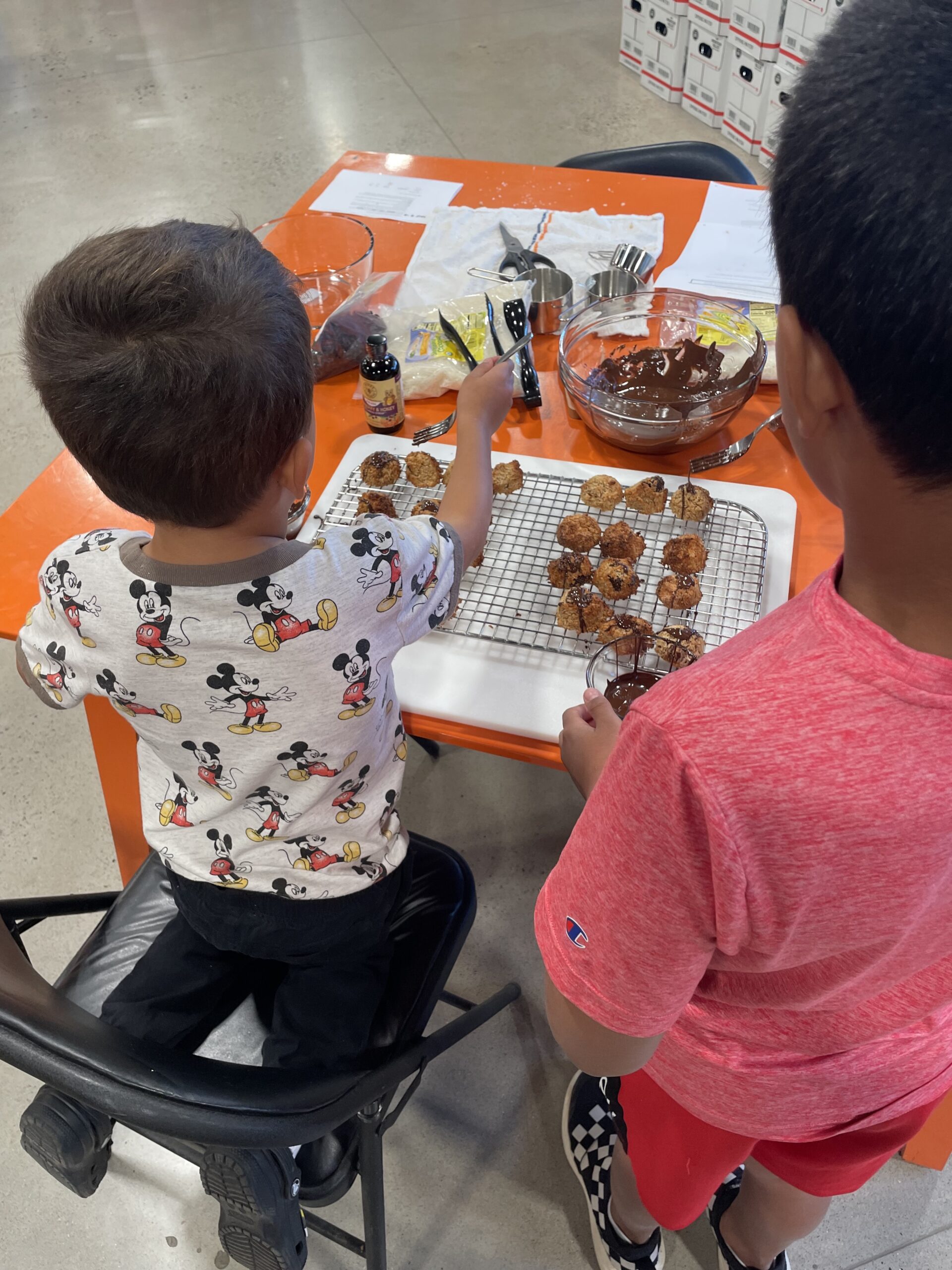 Learning to bake as Brothers
(Big Brothers Big Sisters).